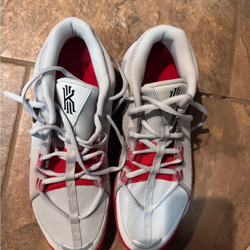 Nike White and Red Sports Shoes